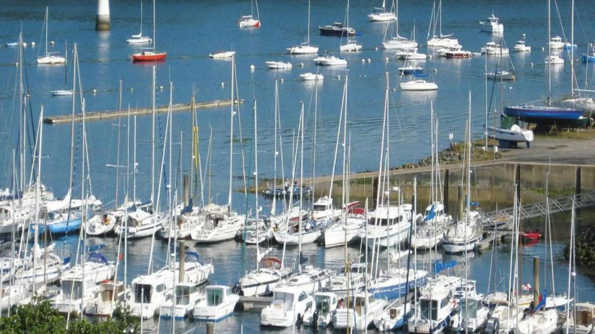 Nice Holiday Home In A Residence Near The Beach Saint-Quay-Portrieux