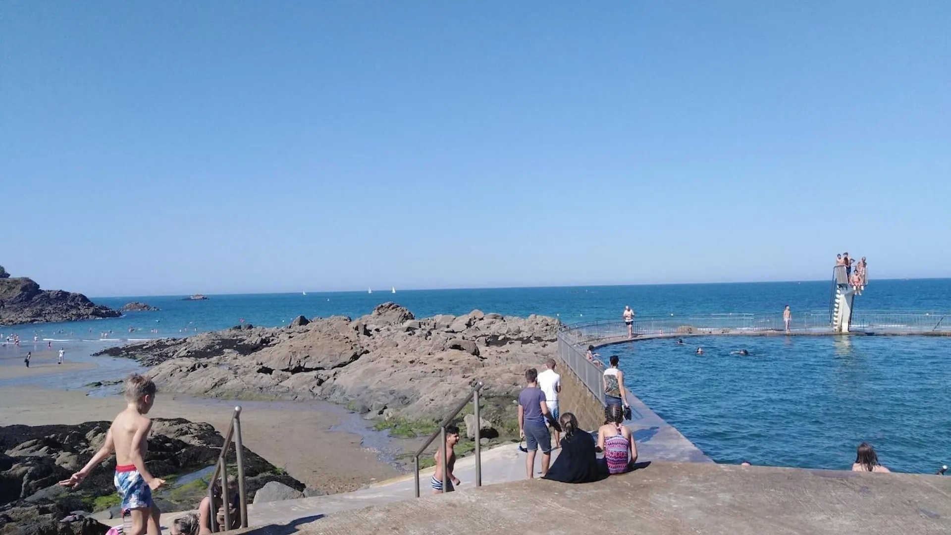 Nice Holiday Home In A Residence Near The Beach Saint-Quay-Portrieux